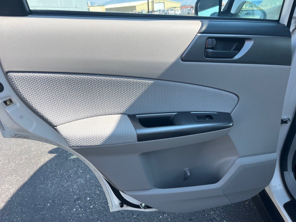 2013 Subaru Forester Image 21