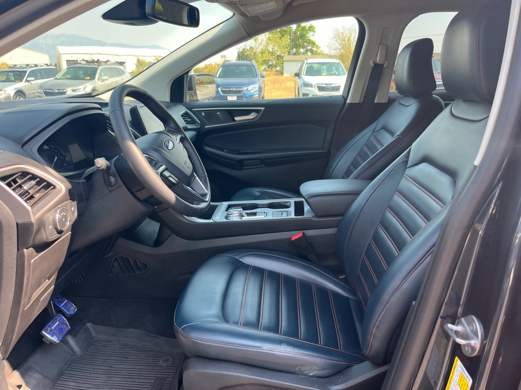 2022 Ford Edge Image 12