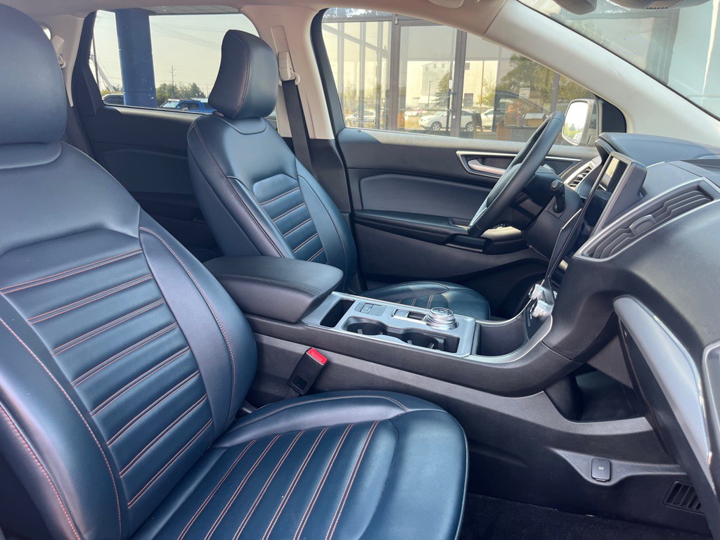 2022 Ford Edge Image 18