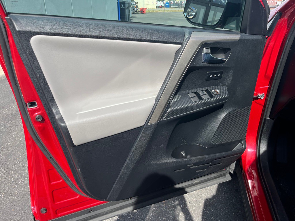 2014 Toyota Rav4 Image 11