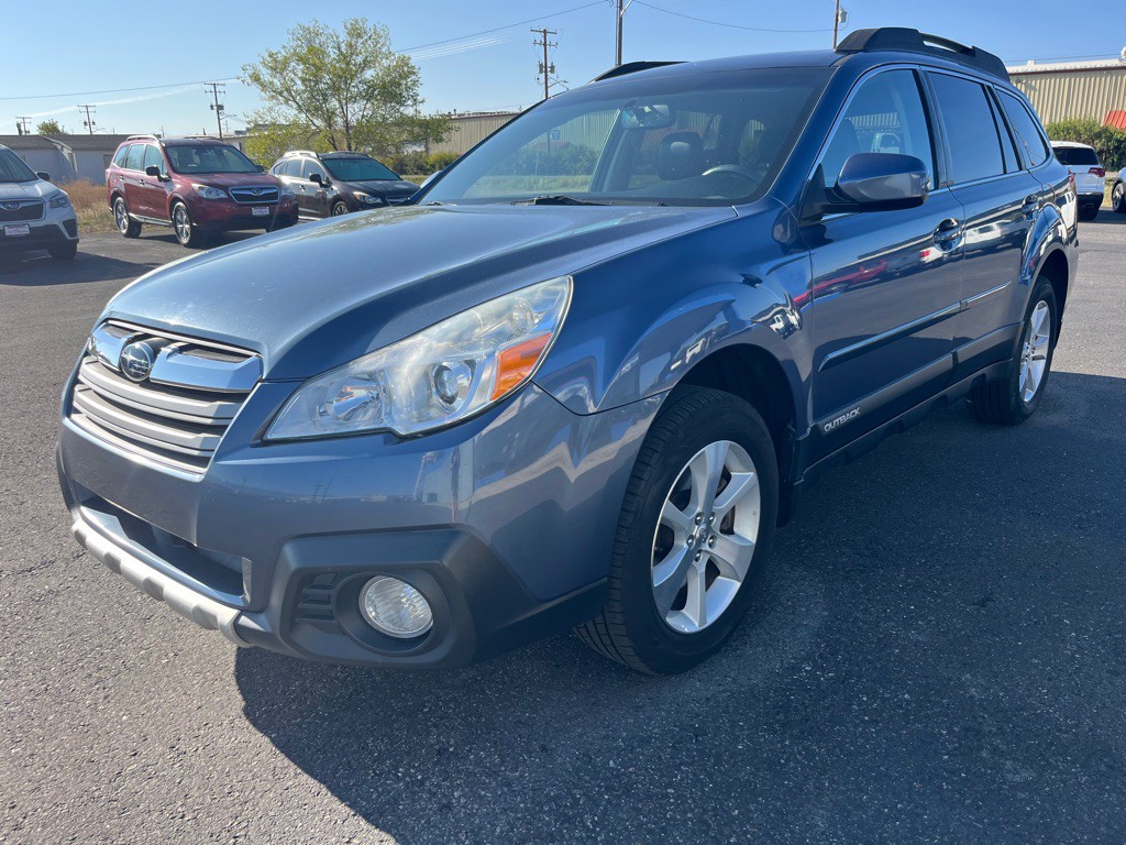 2014 Subaru Outback Image 2