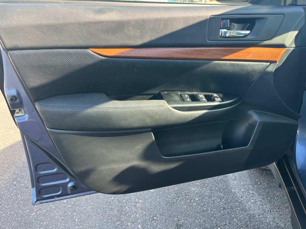 2014 Subaru Outback Image 11