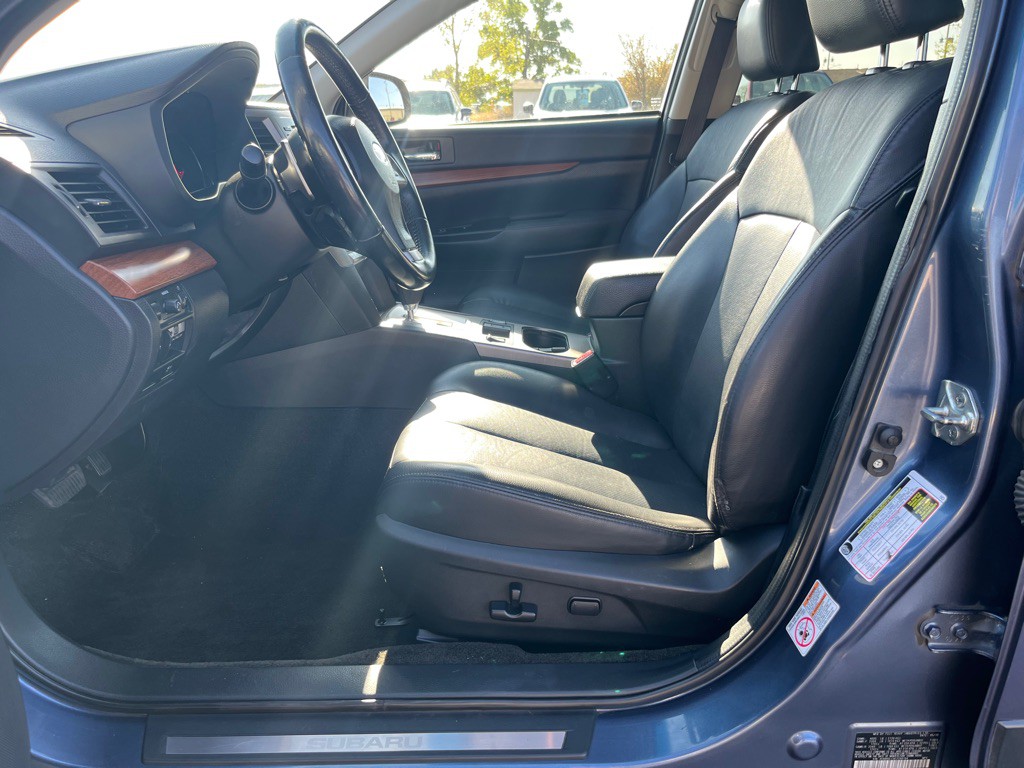 2014 Subaru Outback Image 12
