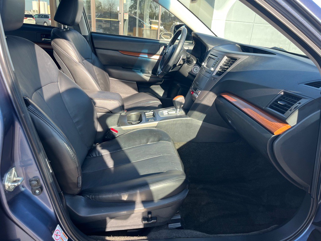 2014 Subaru Outback Image 17