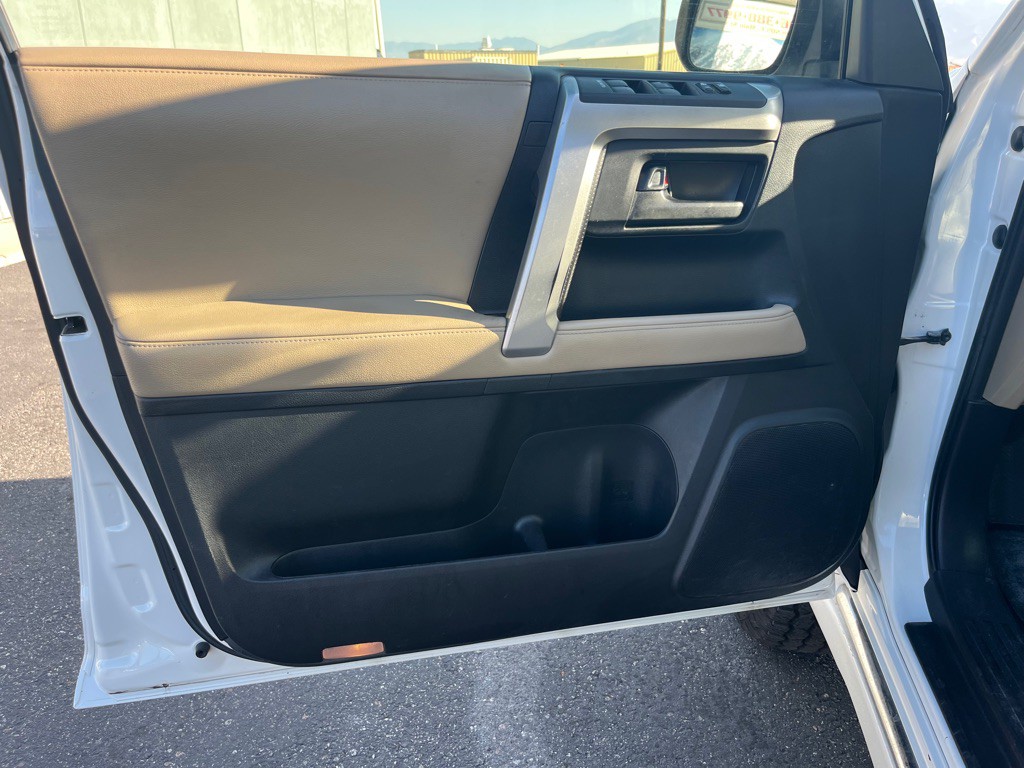 2012 Toyota 4Runner Image 10