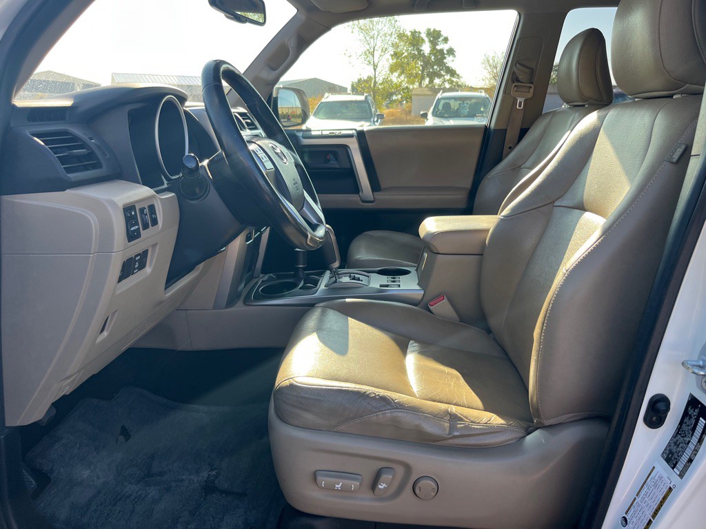 2012 Toyota 4Runner Image 11