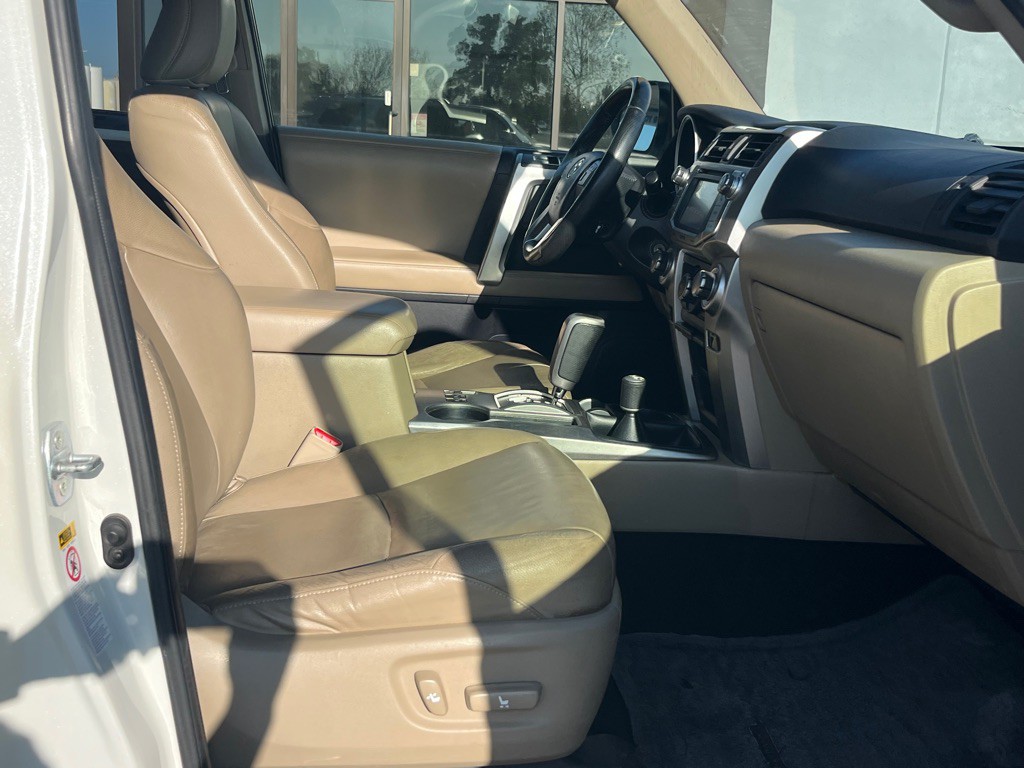 2012 Toyota 4Runner Image 16