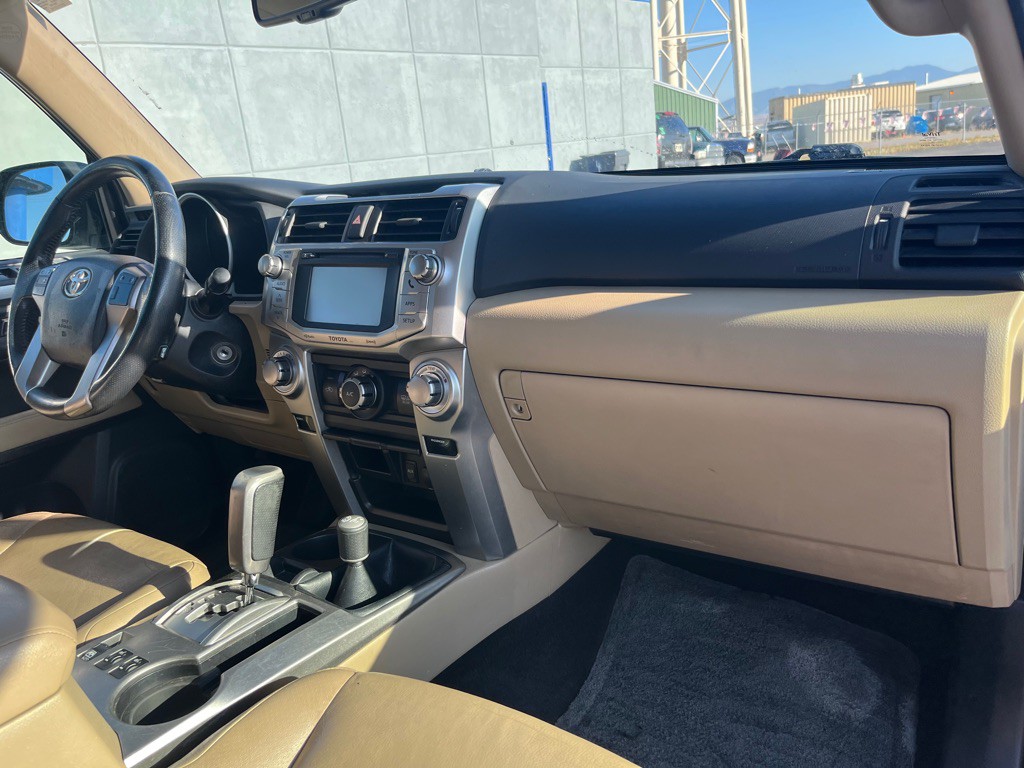 2012 Toyota 4Runner Image 17