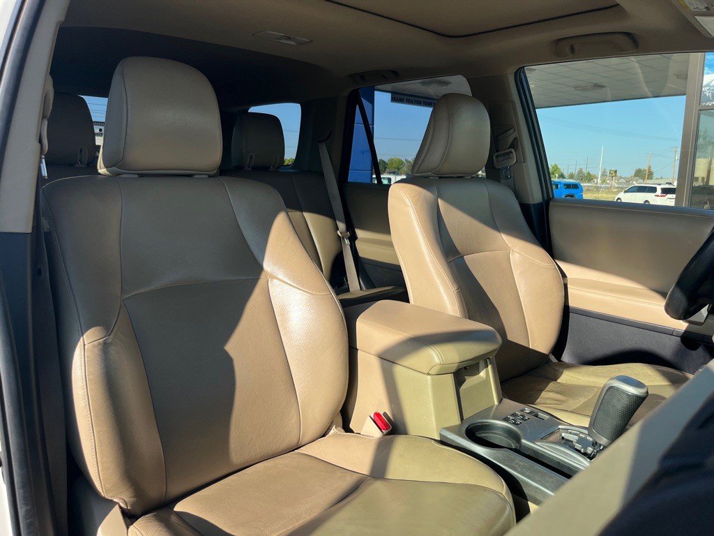 2012 Toyota 4Runner Image 18