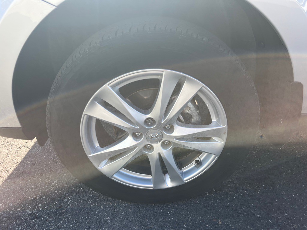 2011 Hyundai Santa Fe Image 10