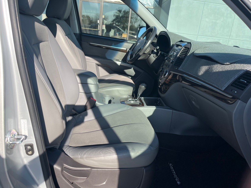 2011 Hyundai Santa Fe Image 16