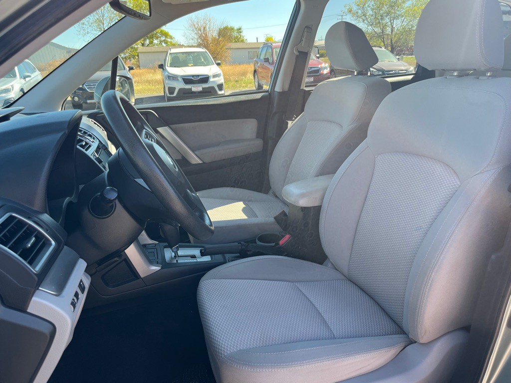 2016 Subaru Forester Image 14