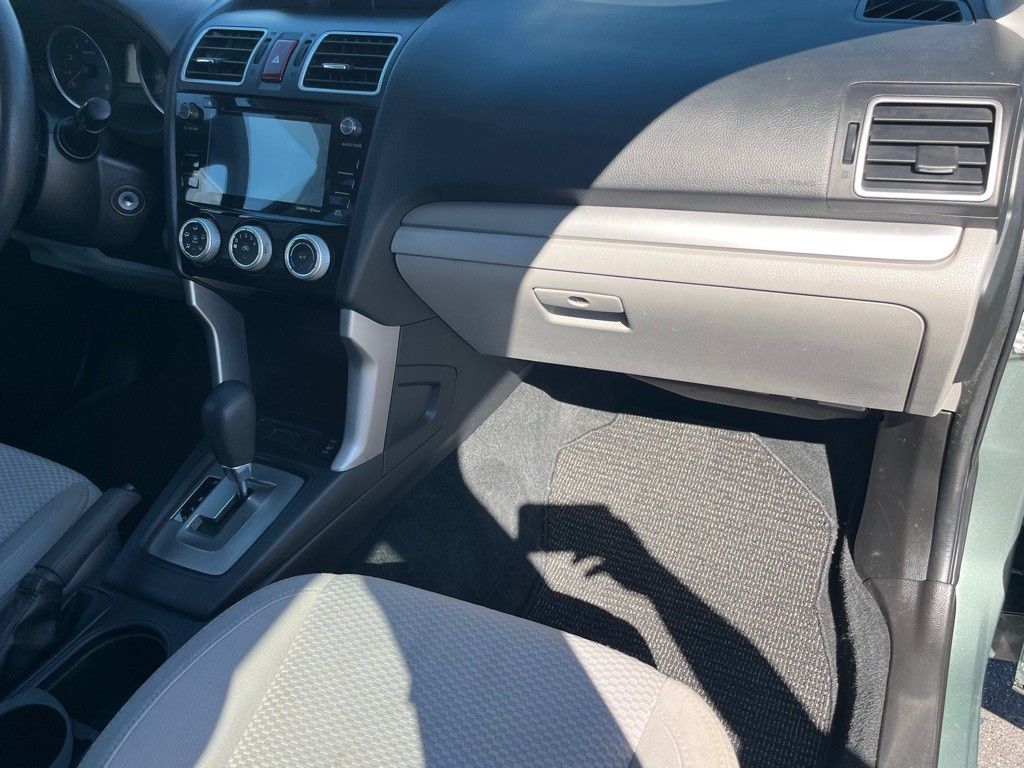 2016 Subaru Forester Image 17