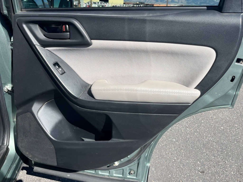 2016 Subaru Forester Image 19