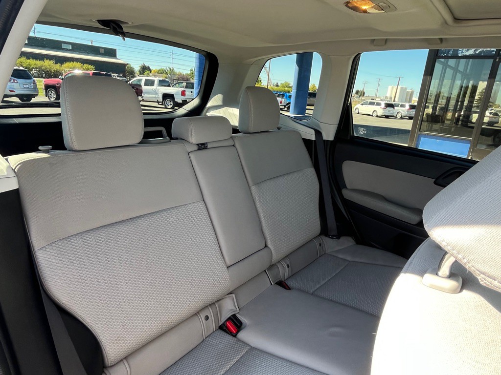 2016 Subaru Forester Image 21