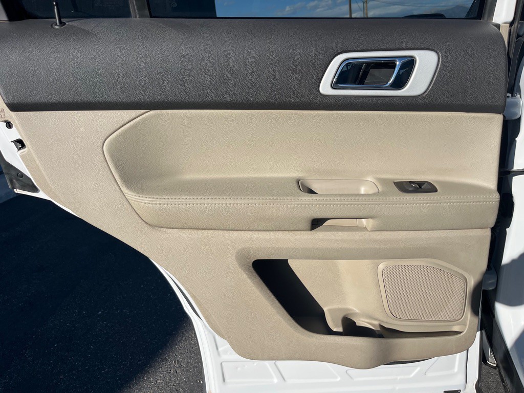 2014 Ford Explorer Image 21