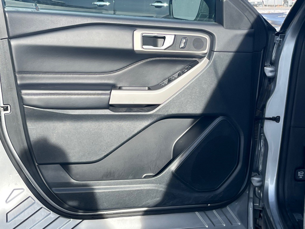 2023 Ford Explorer Image 7