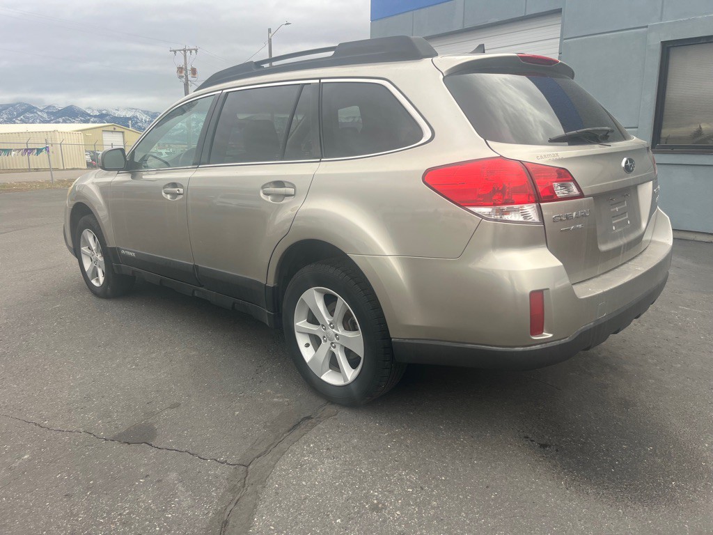 2014 Subaru Outback Image 2