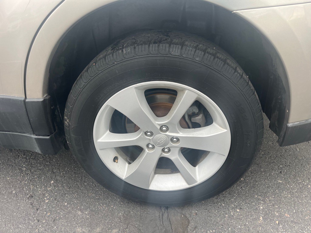 2014 Subaru Outback Image 8