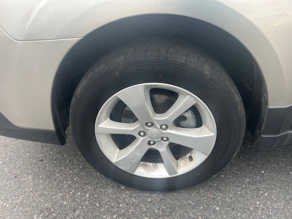 2014 Subaru Outback Image 9