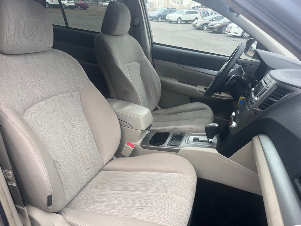 2014 Subaru Outback Image 16