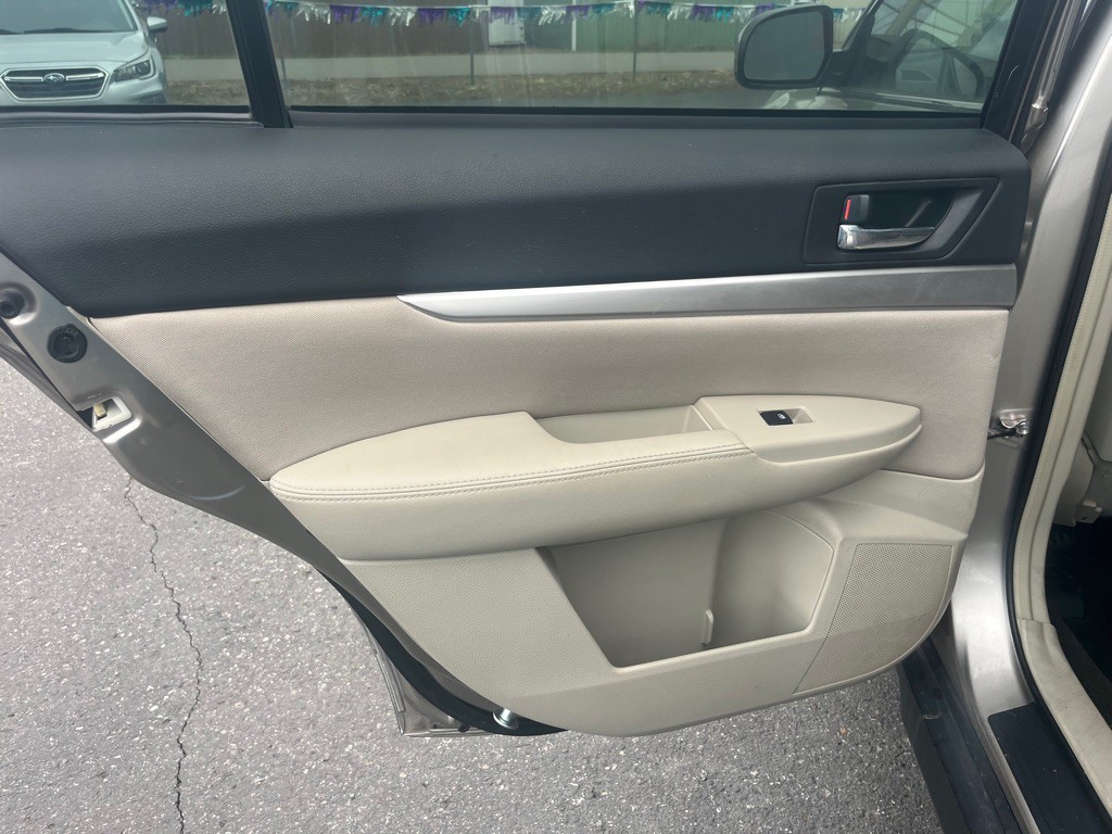 2014 Subaru Outback Image 19