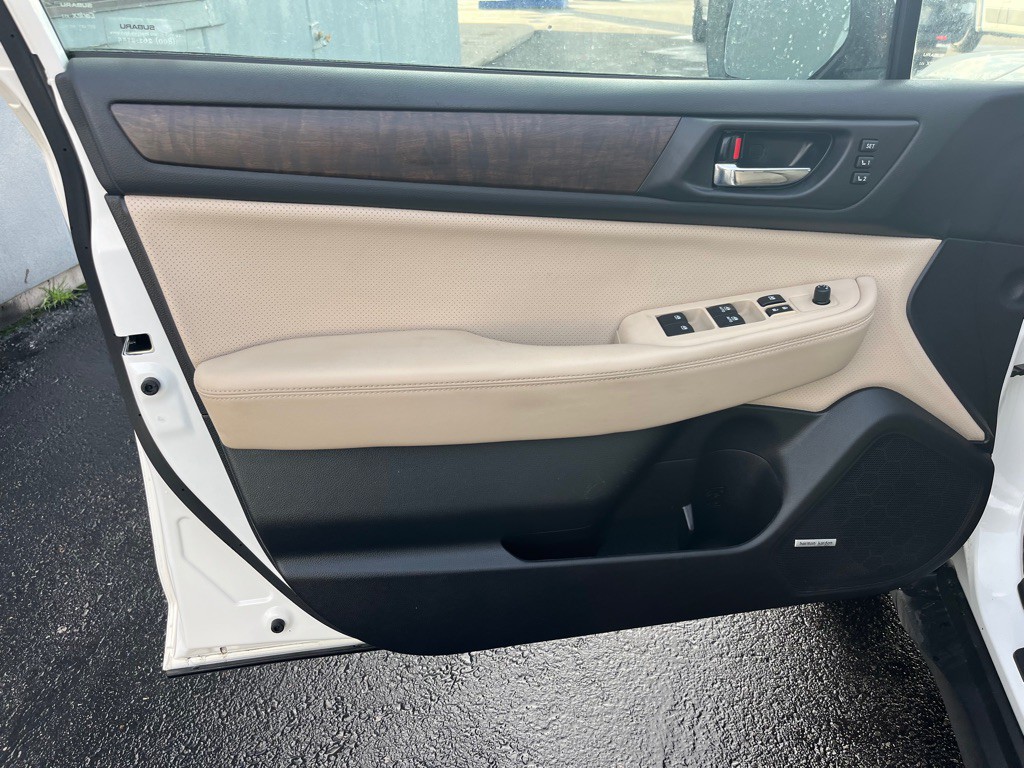 2016 Subaru Outback Image 12