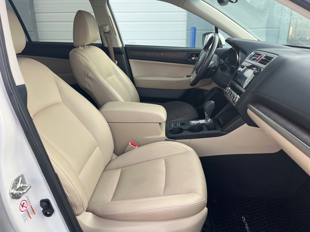2016 Subaru Outback Image 18