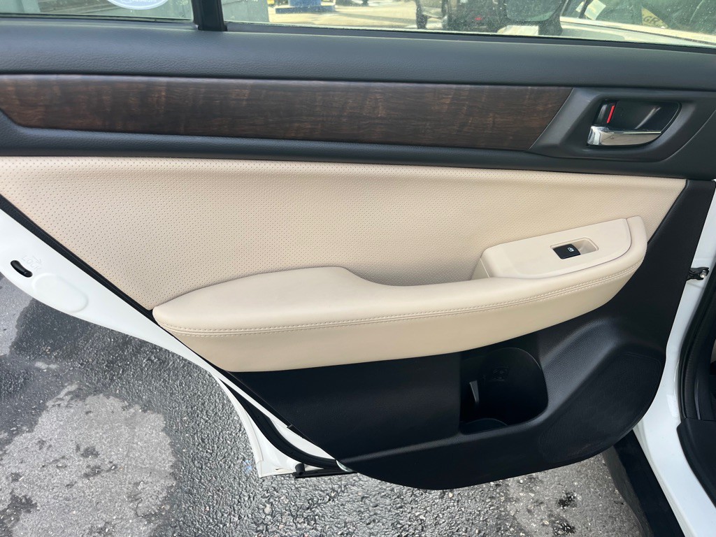 2016 Subaru Outback Image 25