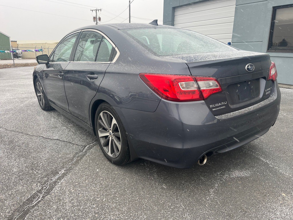 2017 Subaru Legacy Image 4