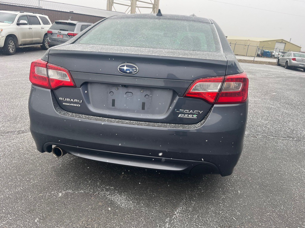 2017 Subaru Legacy Image 8