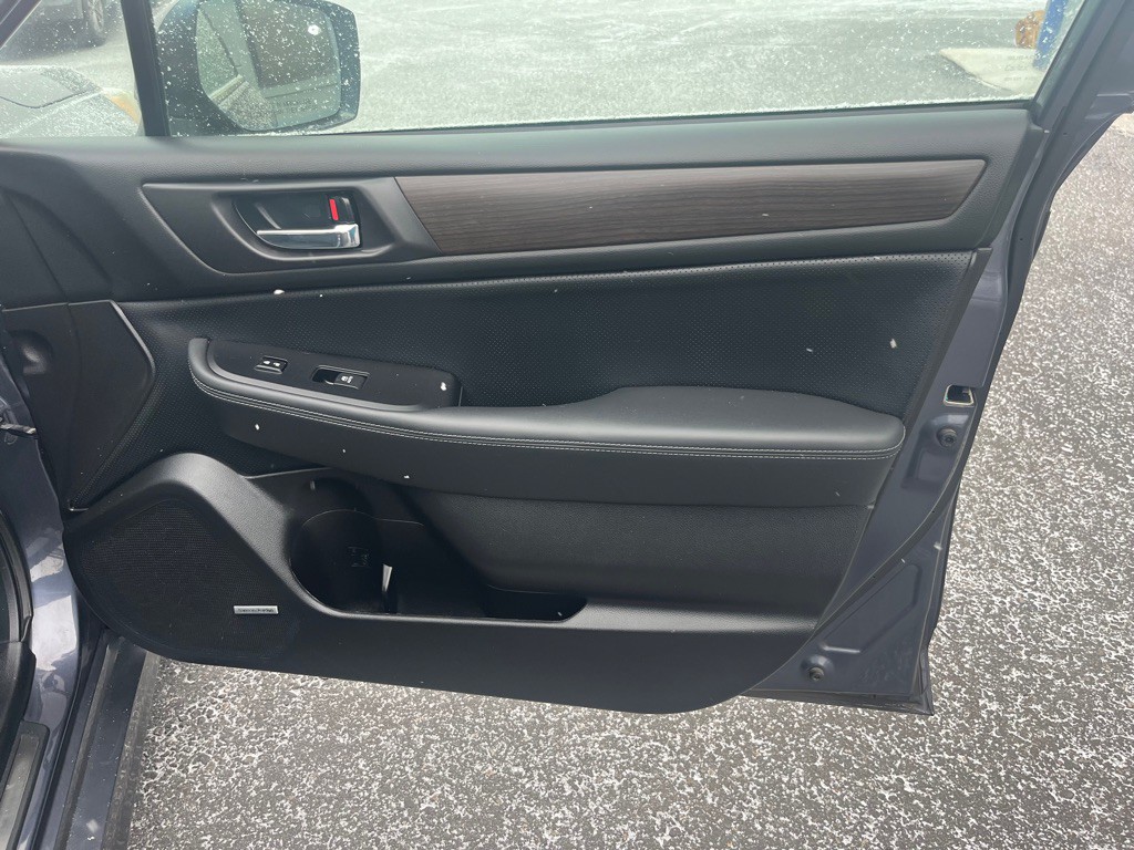 2017 Subaru Legacy Image 17