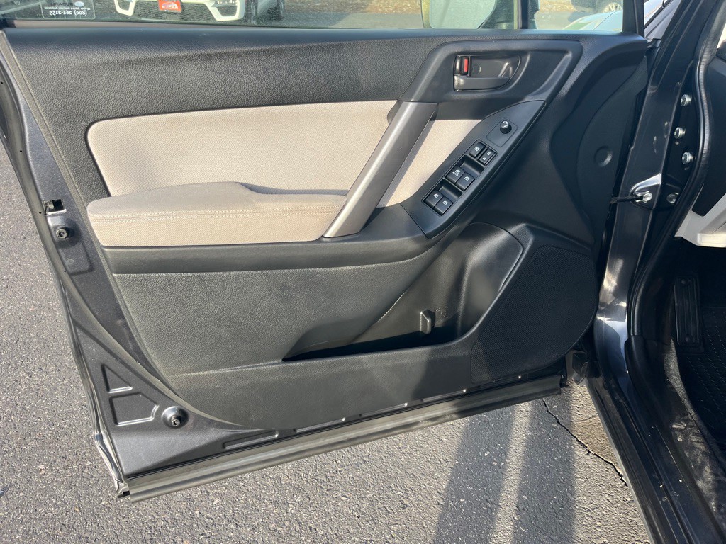 2014 Subaru Forester Image 11