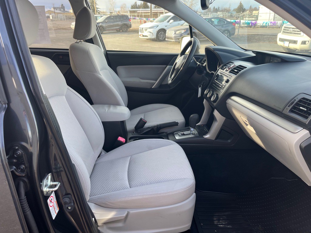 2014 Subaru Forester Image 16