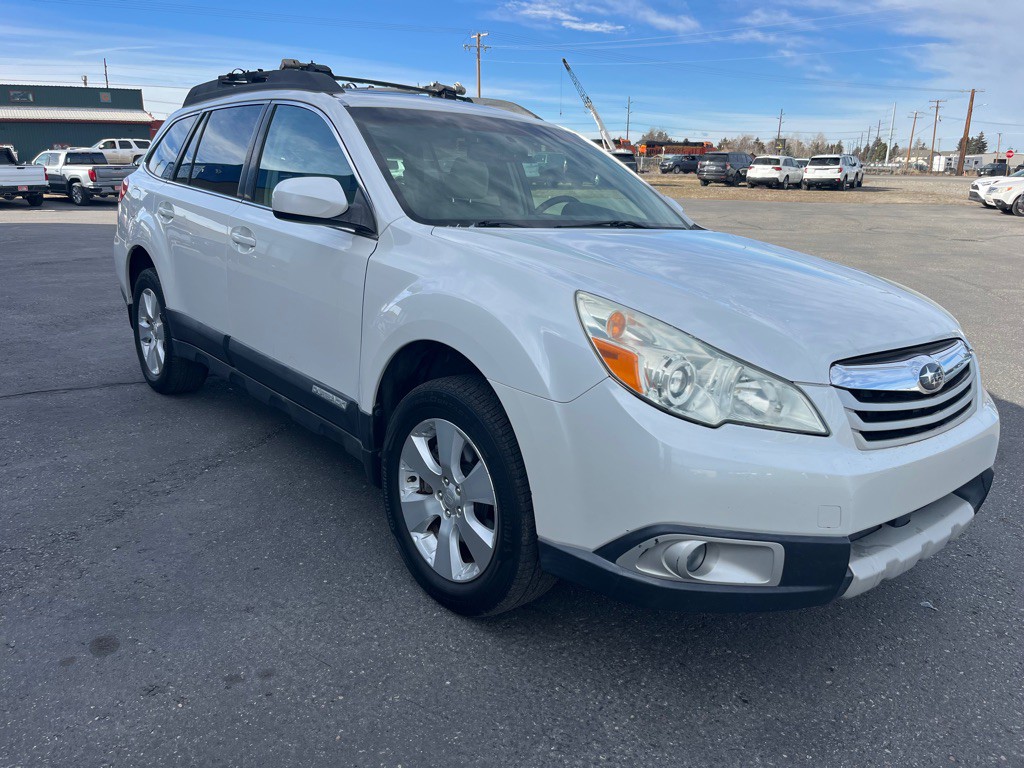 2010 Subaru Outback Image 2