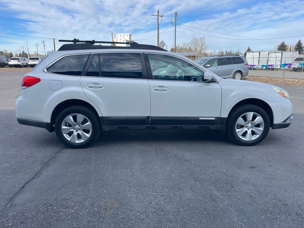2010 Subaru Outback Image 7