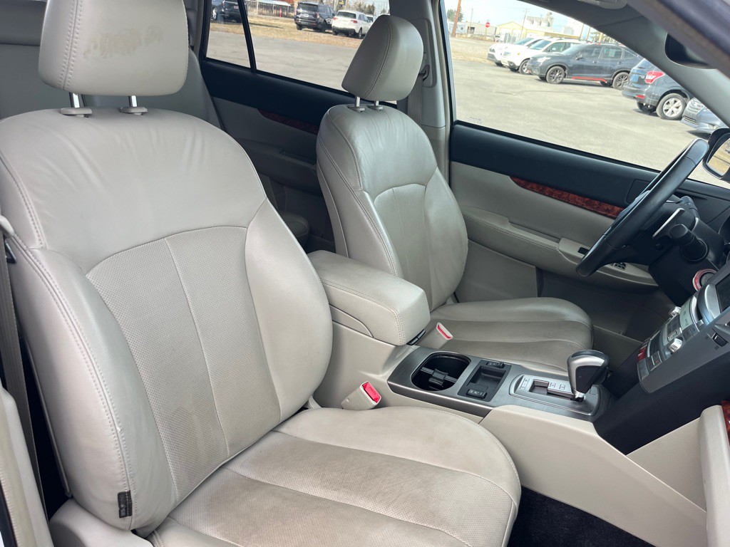 2010 Subaru Outback Image 20