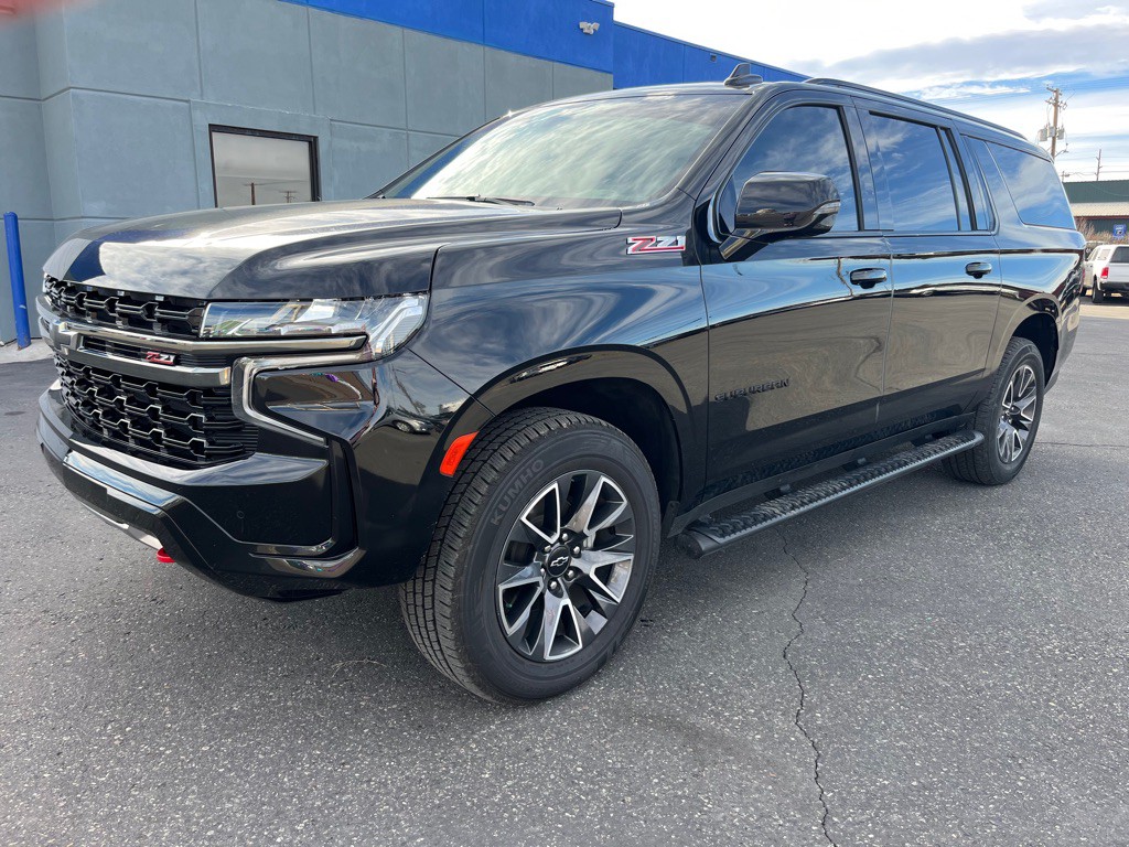 2022 Chevrolet Suburban Image 1