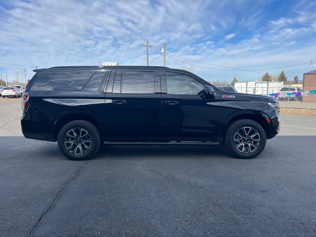 2022 Chevrolet Suburban Image 7