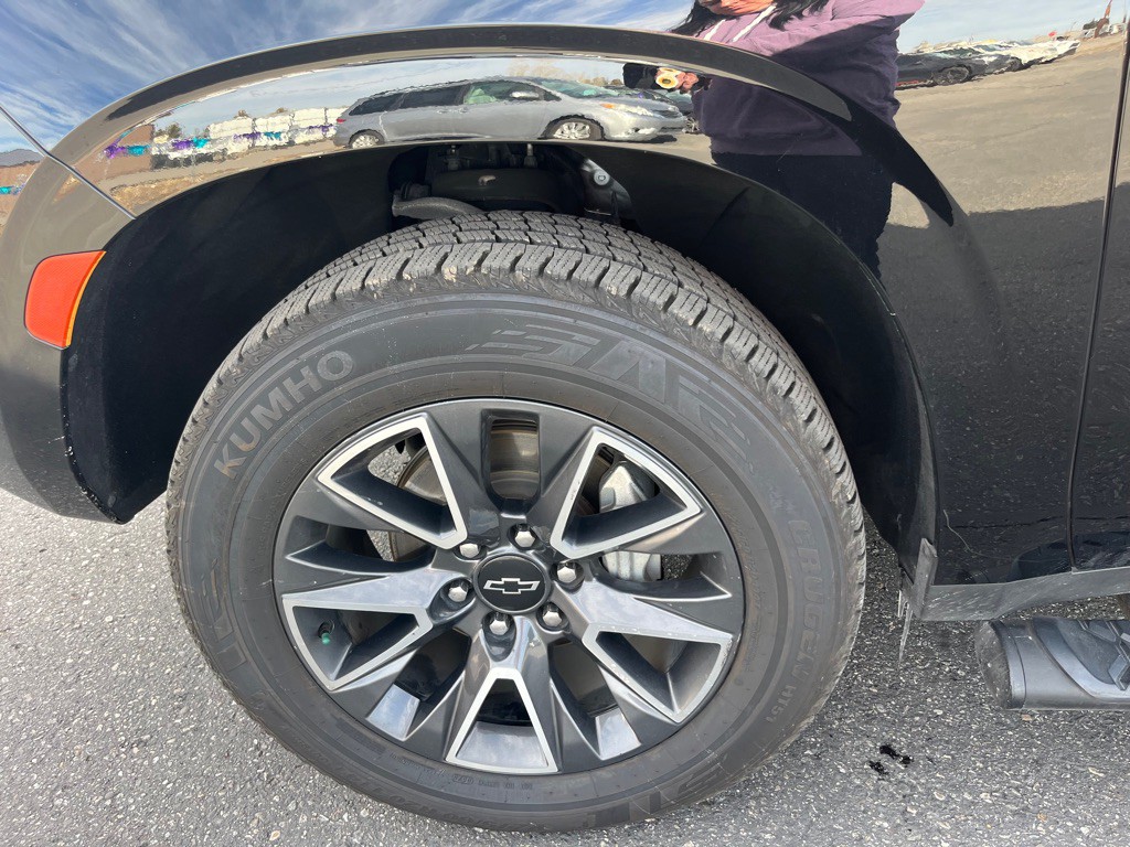 2022 Chevrolet Suburban Image 10