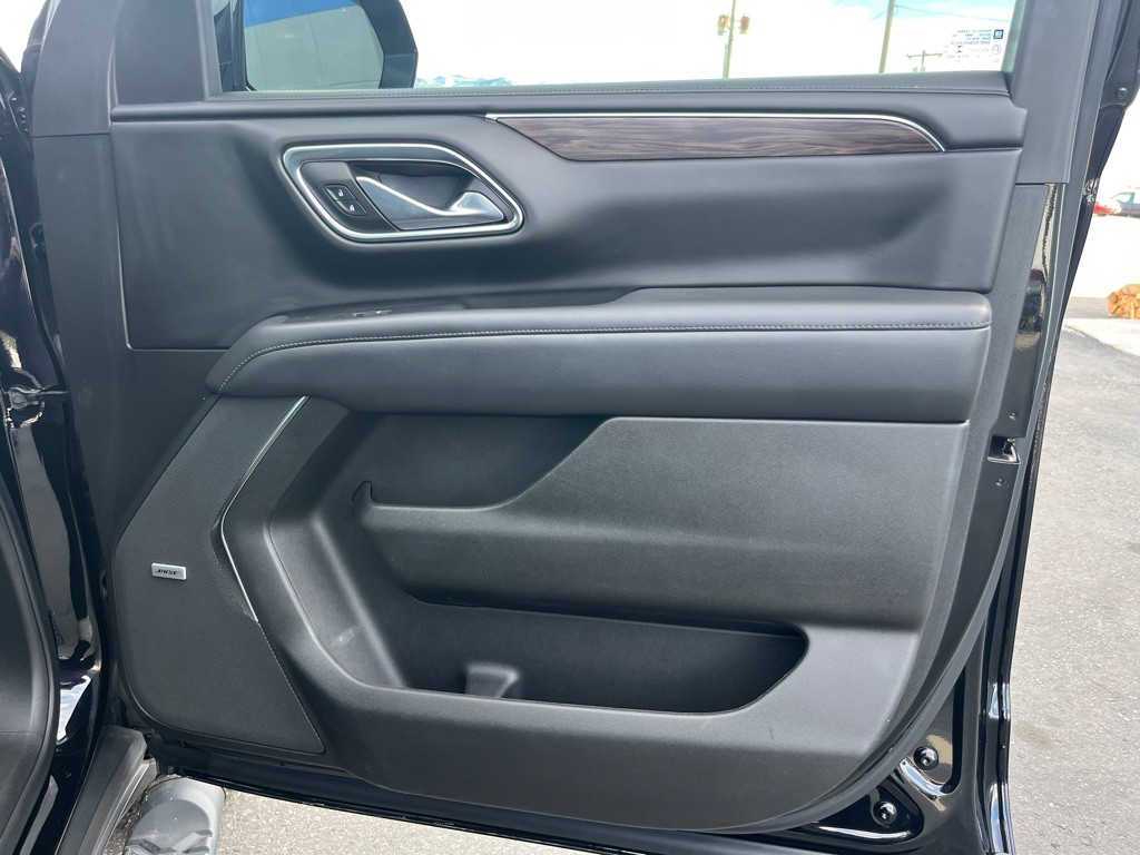 2022 Chevrolet Suburban Image 18