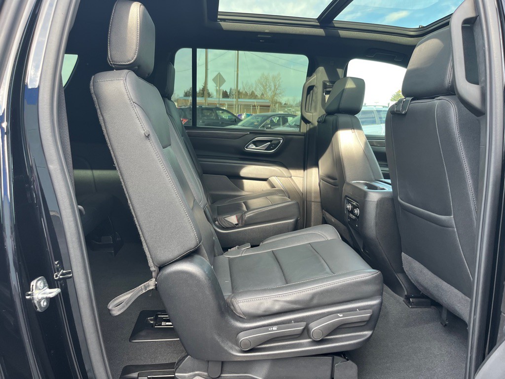 2022 Chevrolet Suburban Image 23