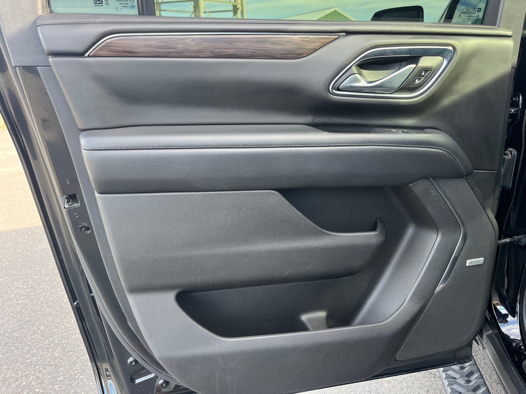 2022 Chevrolet Suburban Image 25