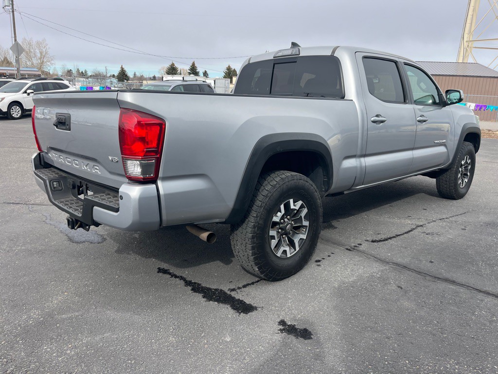 2017 Toyota Tacoma Image 3