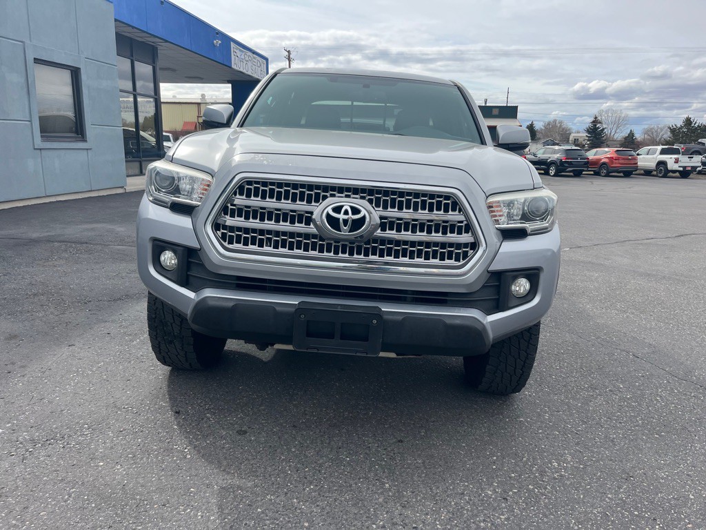 2017 Toyota Tacoma Image 6