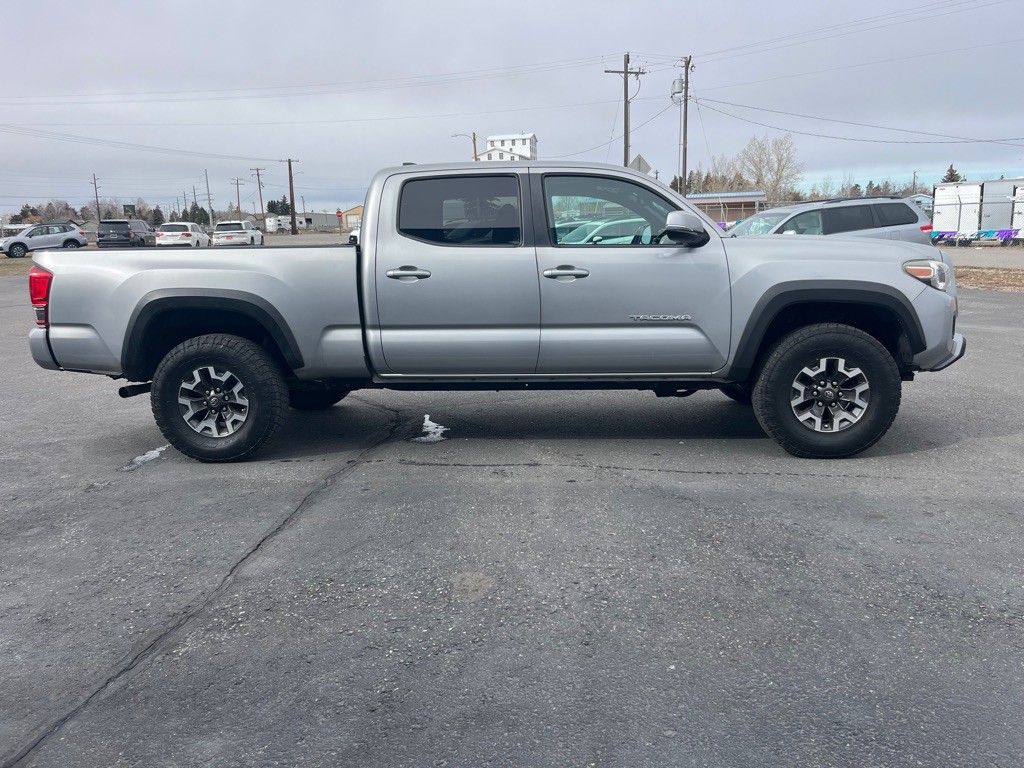 2017 Toyota Tacoma Image 7