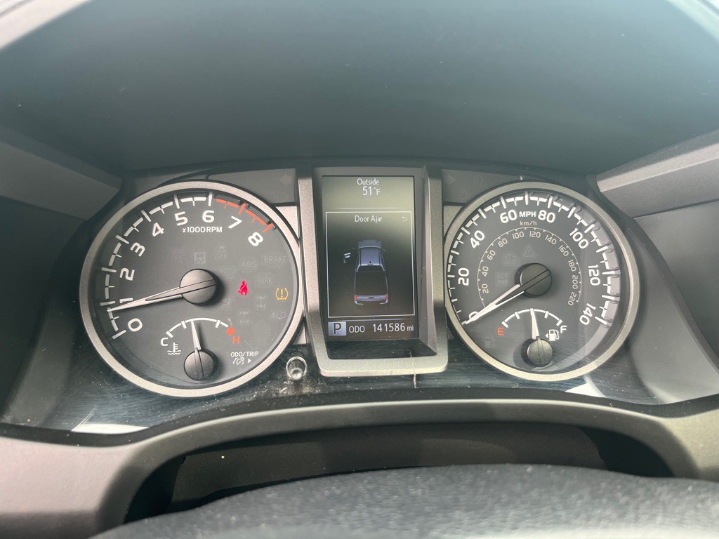 2017 Toyota Tacoma Image 16