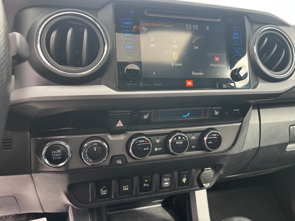 2017 Toyota Tacoma Image 20