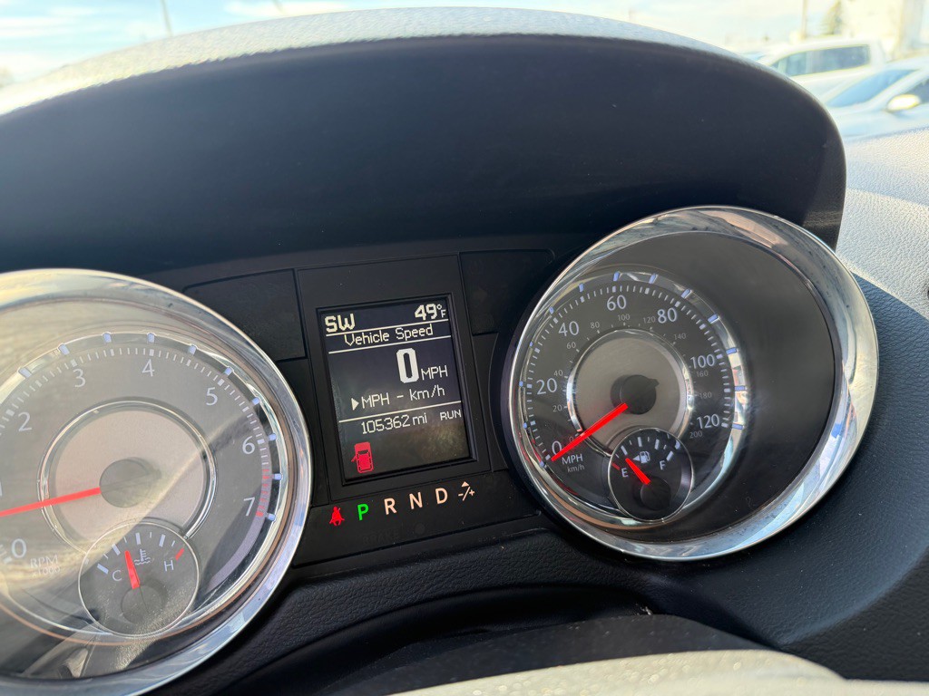 2015 Chrysler Town & Country Image 14