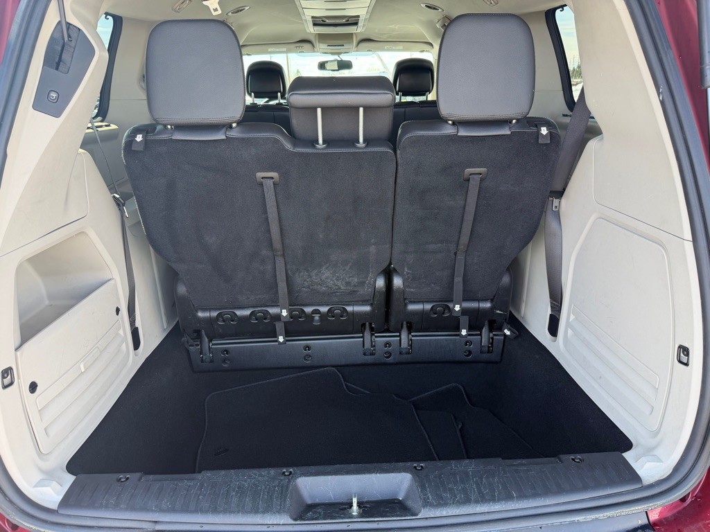 2015 Chrysler Town & Country Image 27